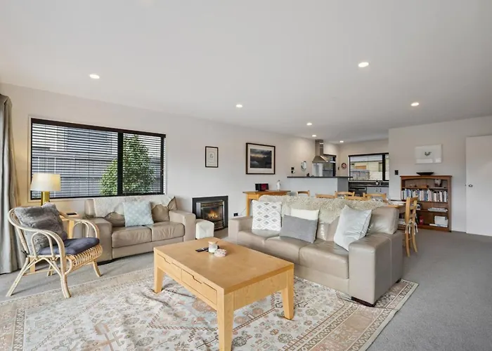 度假居 Lakeview Lane | Views, Walk To Town Centre!