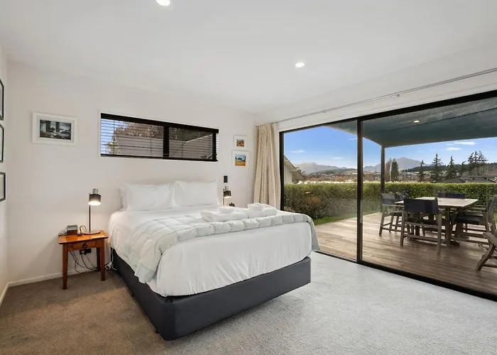 度假居 Lakeview Lane | Views, Walk To Town Centre! 瓦纳卡