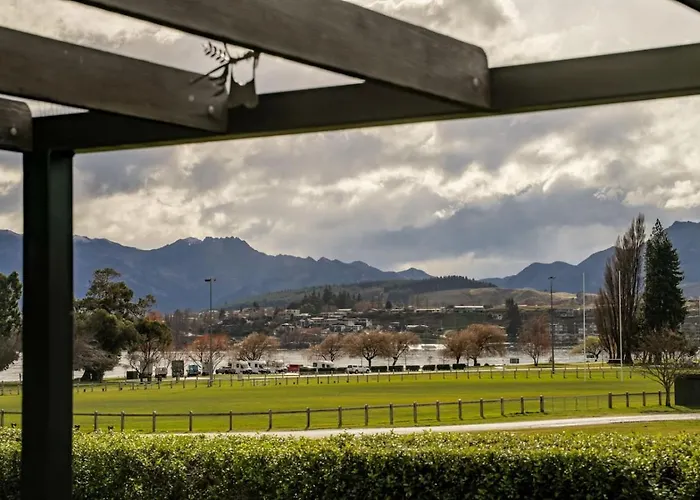 Lakeview Lane | Views, Walk To Town Centre! Vakantiehuis *
