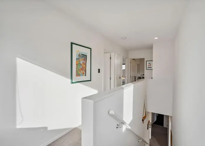 度假居 Lakeview Lane | Views, Walk To Town Centre! 瓦纳卡