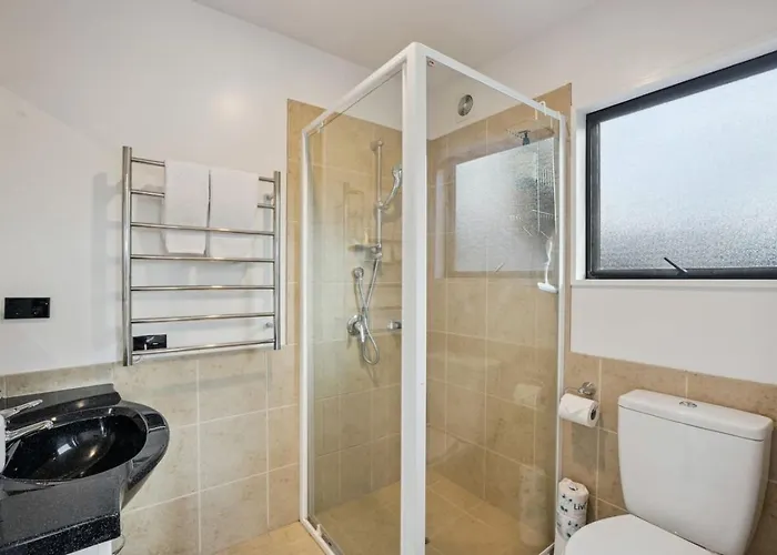 Lakeview Lane | Views, Walk To Town Centre! 瓦纳卡